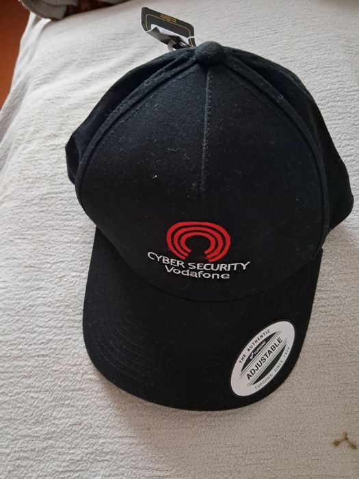 Кепка тракер Cyber Securiti Vodafone 250 грн.