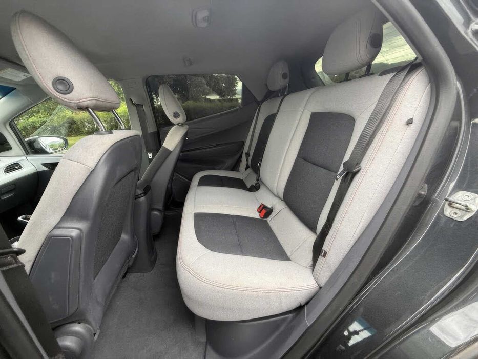 Chevrolet Bolt EV      2021