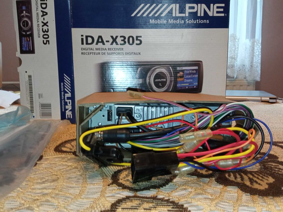 Radioodtwarzacz Alpine USB AUX IDA-X305