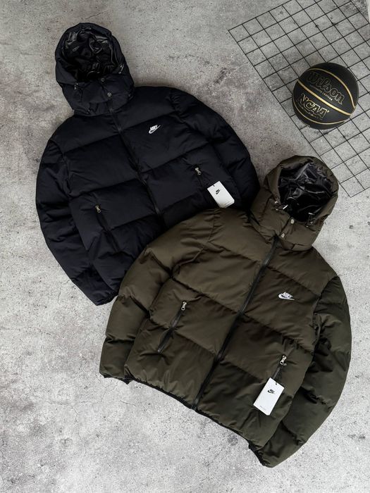 Продам куртки Nike