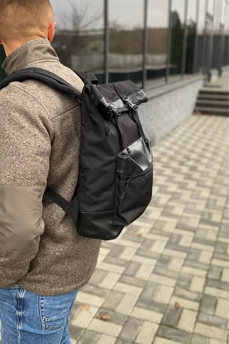 Рюкзак ролл топ чорний для міста спорту подорожей портфель