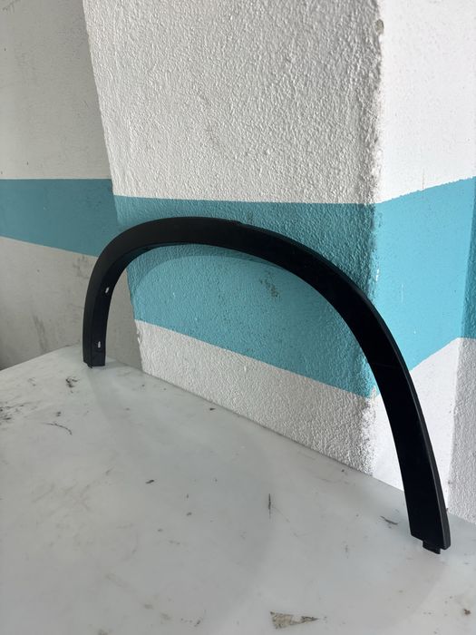 Moldura do guarda-lamas traseiro direito bmw X1