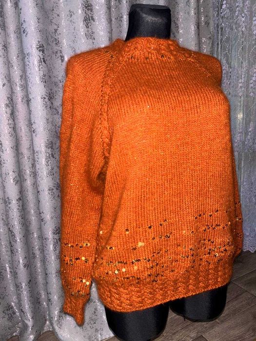 Продам два светри ручної роботи