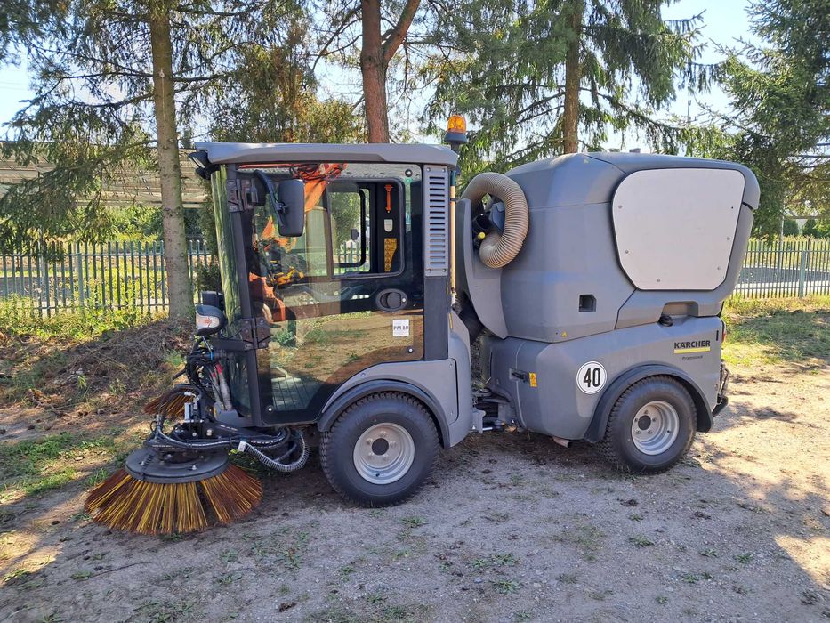 nośnik narzędzi Karcher MC 130 4x4 ,2018r, zamiatarka chodnikowa