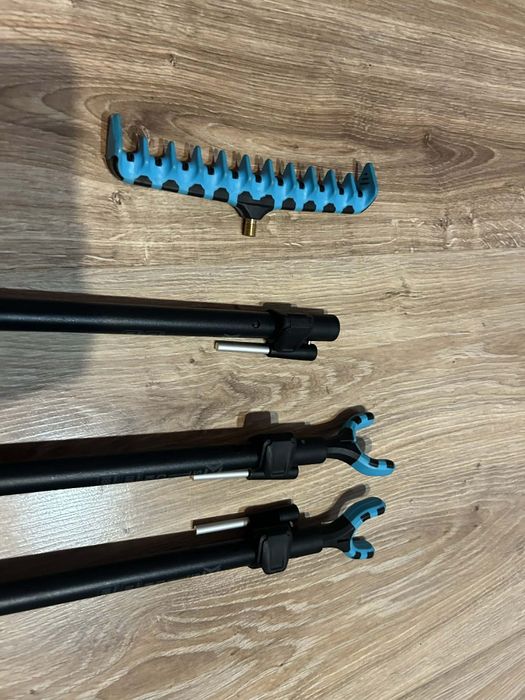 Podpórki wędkarskie 3 x Delphin D-Stick 110-180cm plus grzebień i uchw