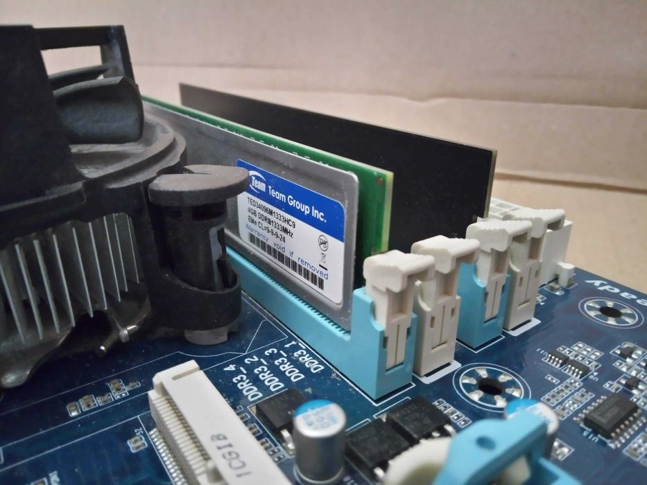 Мат. плата + процессор + ОЗУ = 3000 грн