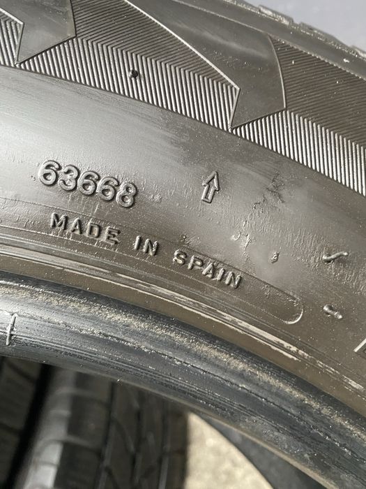 215/65 R16C Bridgestone Blizzak LM  пара  зимних шин.