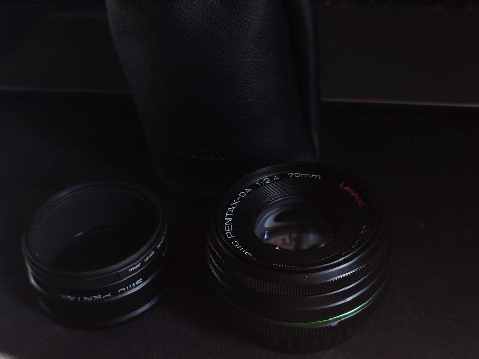 Pentax-DA 70mm F2.4 Limited / MH-RD 49mm