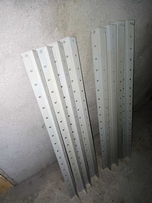 2 Estantes de encaixe para, arrumação diversa. 90 x 45 x 90 cm altura.