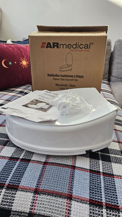Nakładka toaletowa z klapą 10cm Armedical