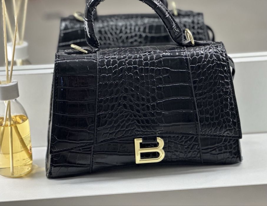 Нова чорна сумка