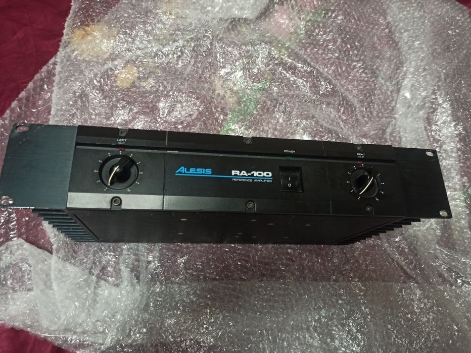 Підсилювач, студійний  Alesis RA 100