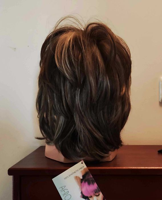 Peruka nowa z silikonowym podbiciem pasemka piękna jasny brąz/blond