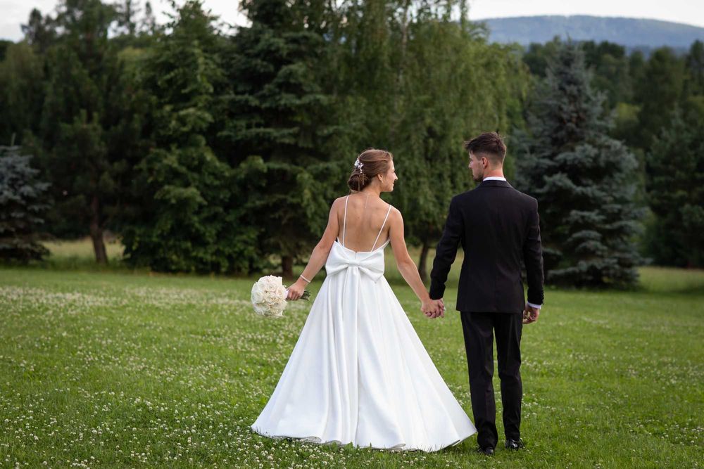 Suknia ślubna z kokrdą i halką