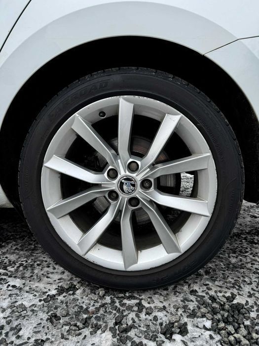 Диски з гумою колеса R18 5x112 8J ET44 Skoda Volkswagen