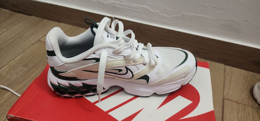 Кросівки жіночі Nike ,оригінал