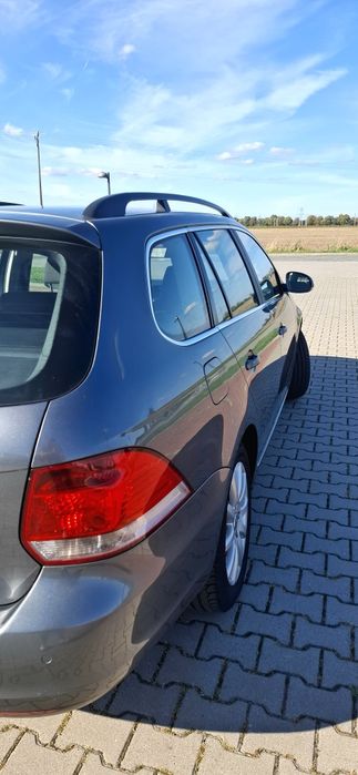 VW Golf kombi 1.6 MPI 102 konie rok 2008