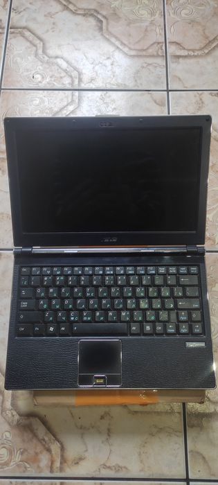 Ноутбук Asus u1e