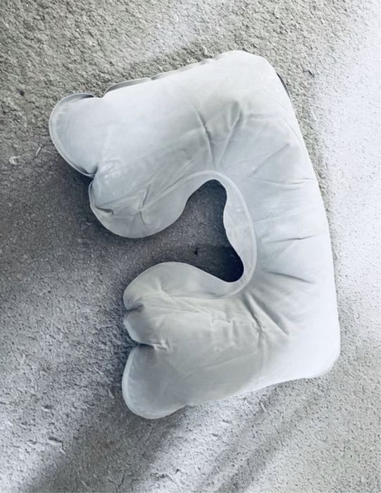 Nadmuchiwana poduszka podróżna