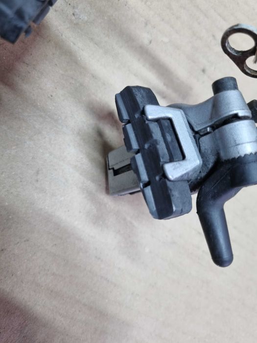 Hamulec przedni hydrauliczny Vbreak Magura, same szczęki