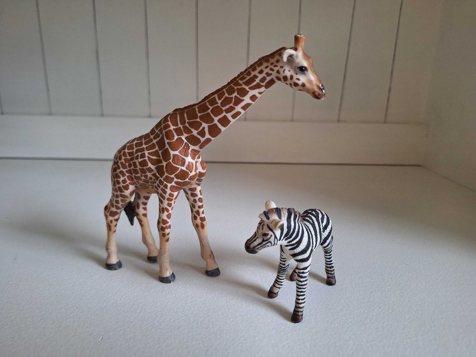 Figurki kolekcjonerskie marki Schleich, żyrafa, zebra
