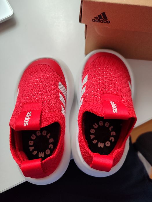 Дитячі кросівки Adidas bubblecomfy