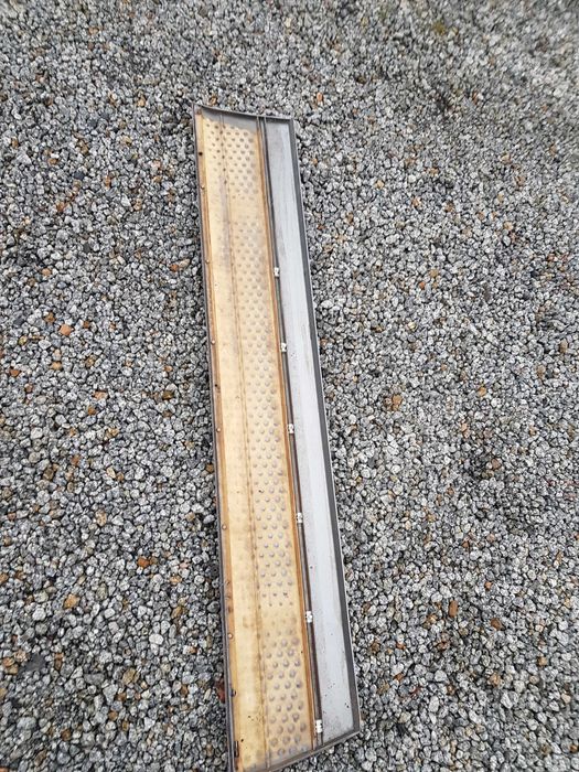 Listwa prawych drzwi mercedes W126 sec 2 seria