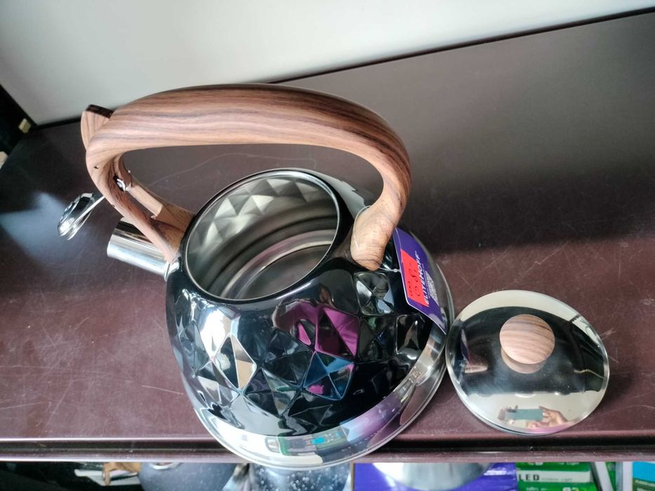 czajnik czarny diament solidny z drewniana rączka automatyczny gwizdek