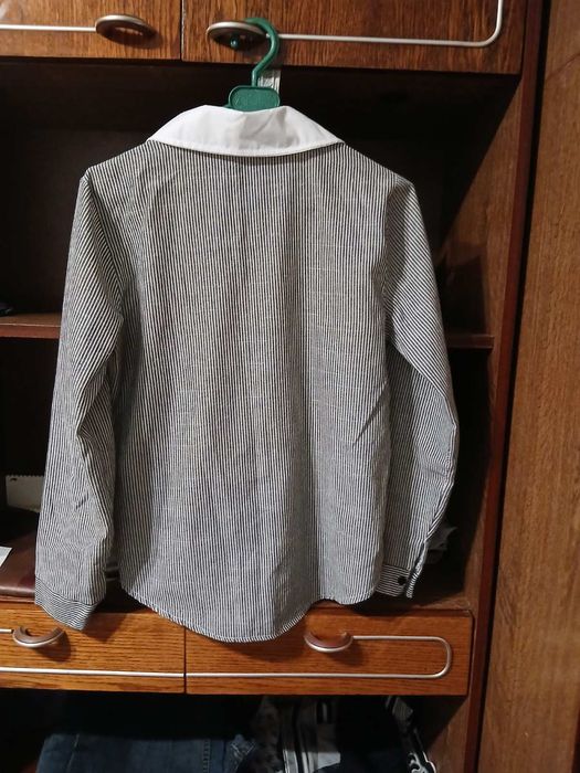 Продам женские блузки.