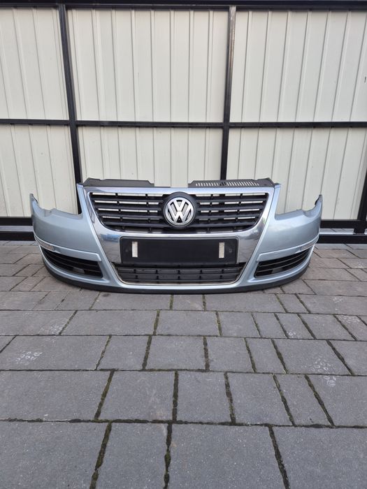 Zderzak przód przedni VW Passat b6 rok 06 kod lak LB5M
