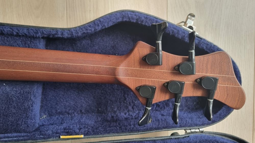 Gitara basowa Mayones BE5
