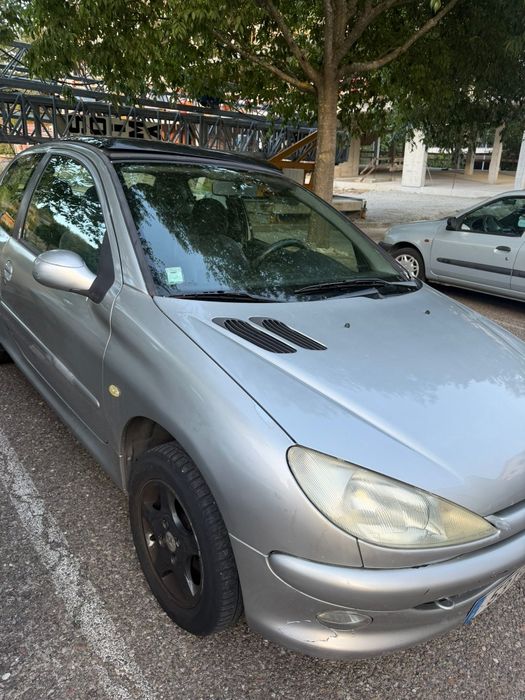 Peugeot 206 XR .