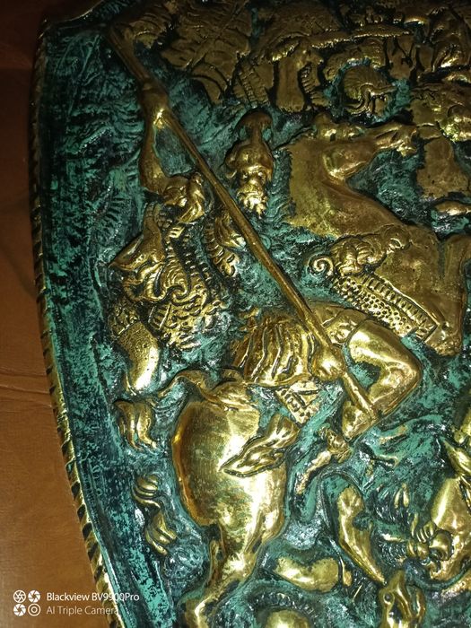 Maravilhosa demais peça linda robusta em latão