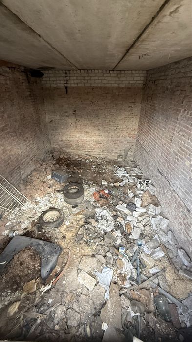 Гараж в ГК ТЕМП1, гара на бамі, для МіКРОАВТОБУСА, ПОТРІБЕН РЕМОНТ