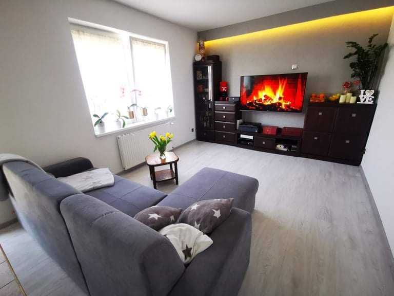 2 pokoje + osobna kuchnia + loggia. ul. Szlakowa, blok.