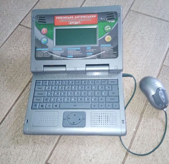 Продам іграшковий ноут бук сірого кольору " Ерудит"