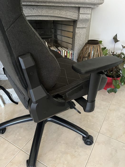 Cadeira Gaming L33T Elite V4 cinza