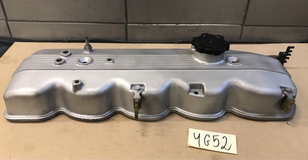 Pokrywa zaworów Mitsubishi 4G52