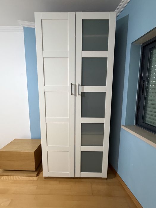 Roupeiro com pouco uso