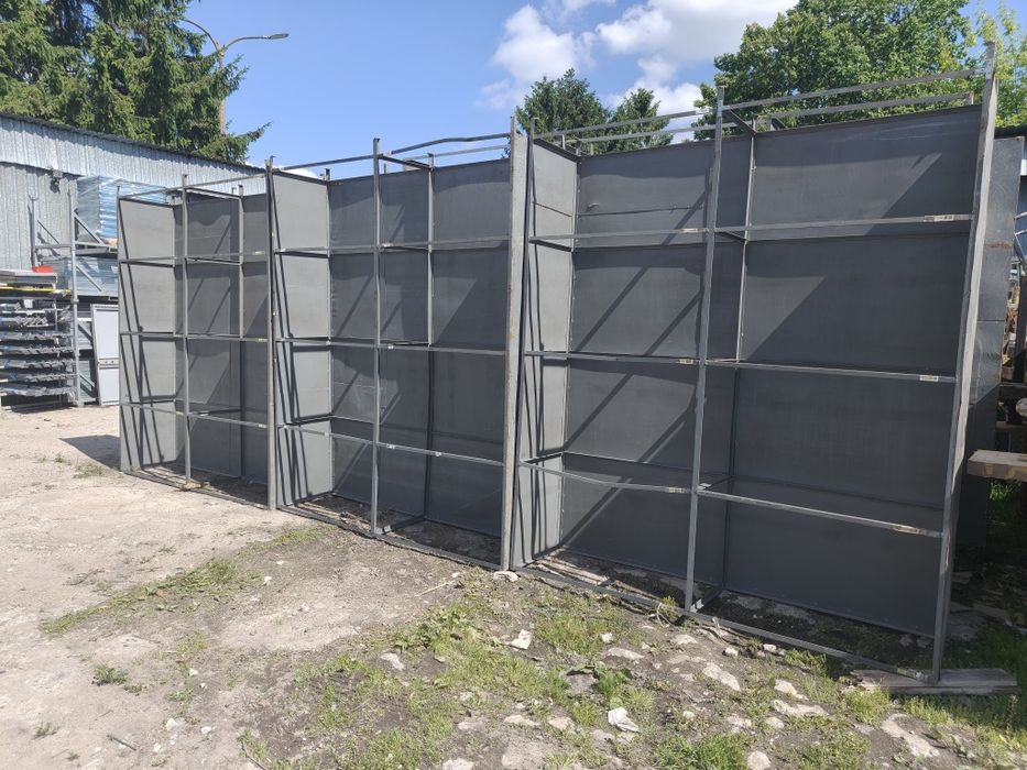 Wielkie regały / szafy obite blachą