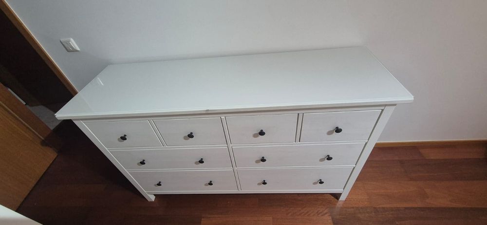 Comoda IKEA 8 gavetas.