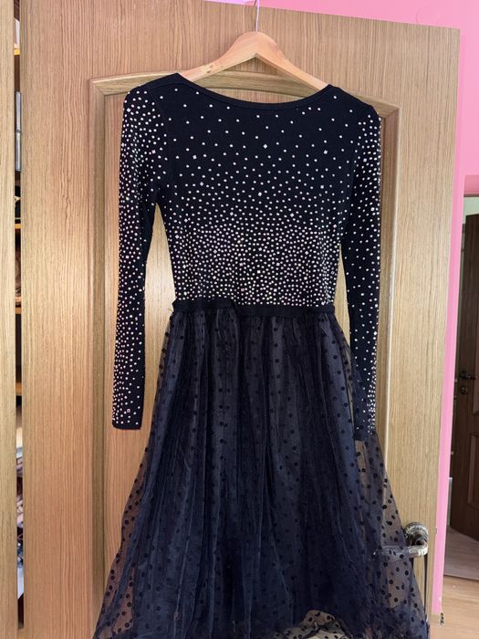 Чорне плаття з блискітками