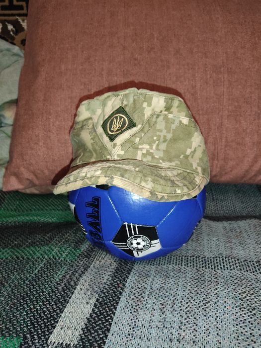 Кепки 5 штук продам!