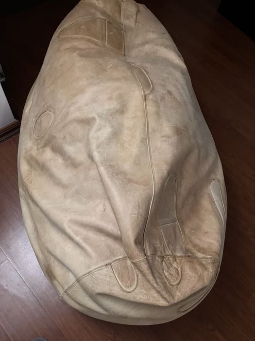 Vendo puff em pele