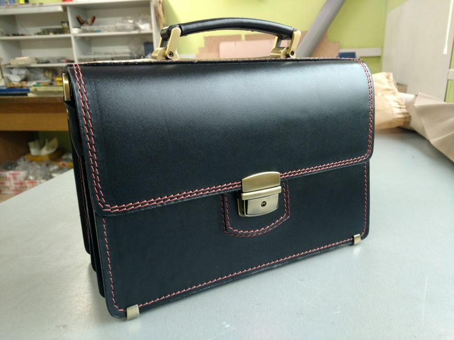 Малий портфель чоловічий з натуральної шкіри. Сумка чоловіча Manufatto