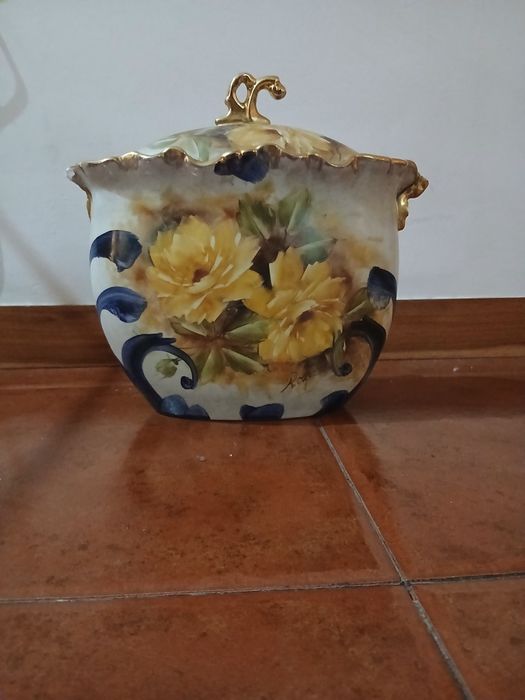 Conjunto de peças decorativas em porcelana