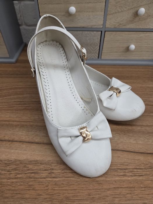 Białe buty komunijne czółenka r.36