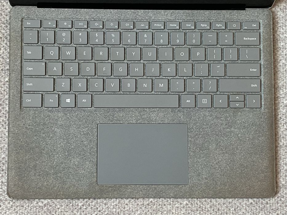 Microsoft Surface Laptop 2 + Windows ліцензія активований