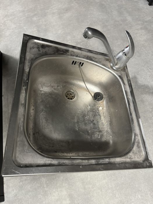 Zlewozmywak z baterią