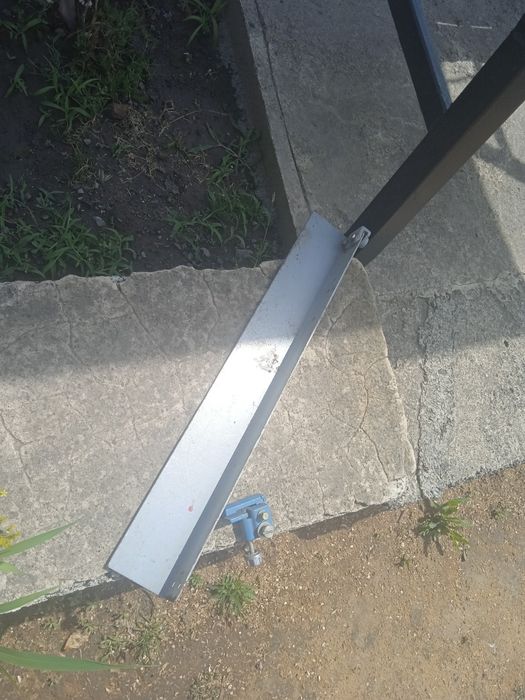 Плити, верхня та нижня.